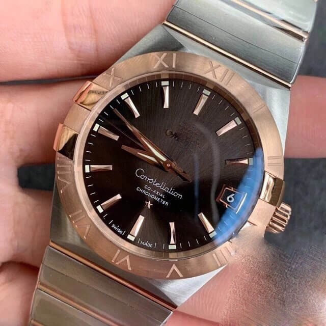REPLICA OMEGA CONSTELLATION 123.20.31.20.13.001 VS FACTORY BROWN DIAL - 图片 2