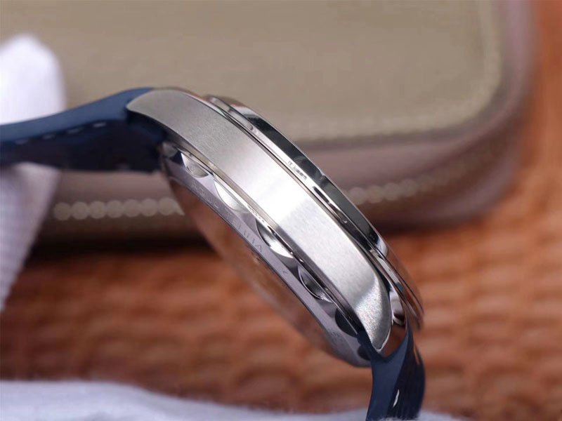 REPLICA OMEGA SEAMASTER 220.12.41.21.02.004 RYDER CUP VS FACTORY WHITE DIAL - 图片 4